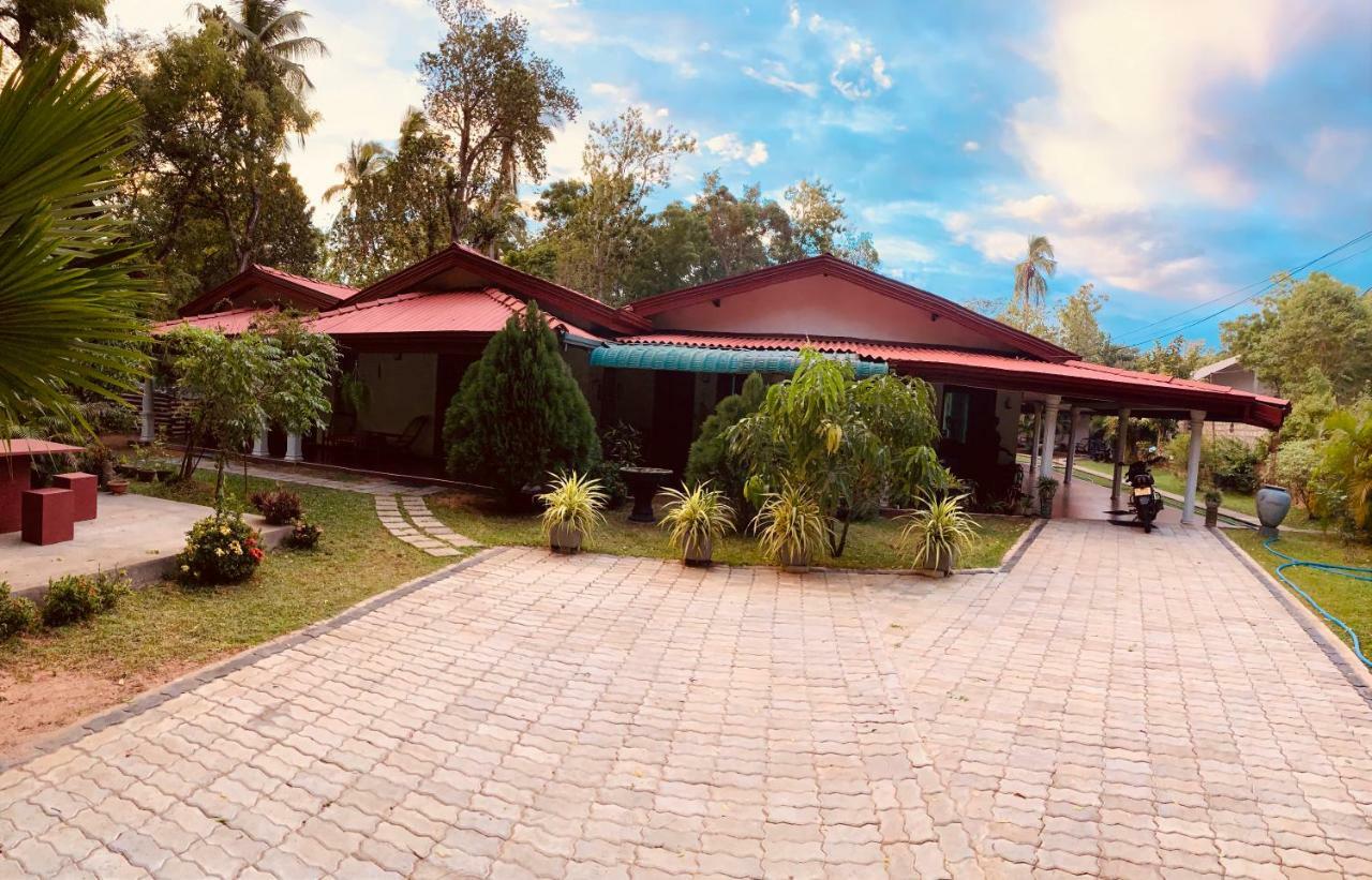 Lal Home Stay Sigiriya Exteriör bild